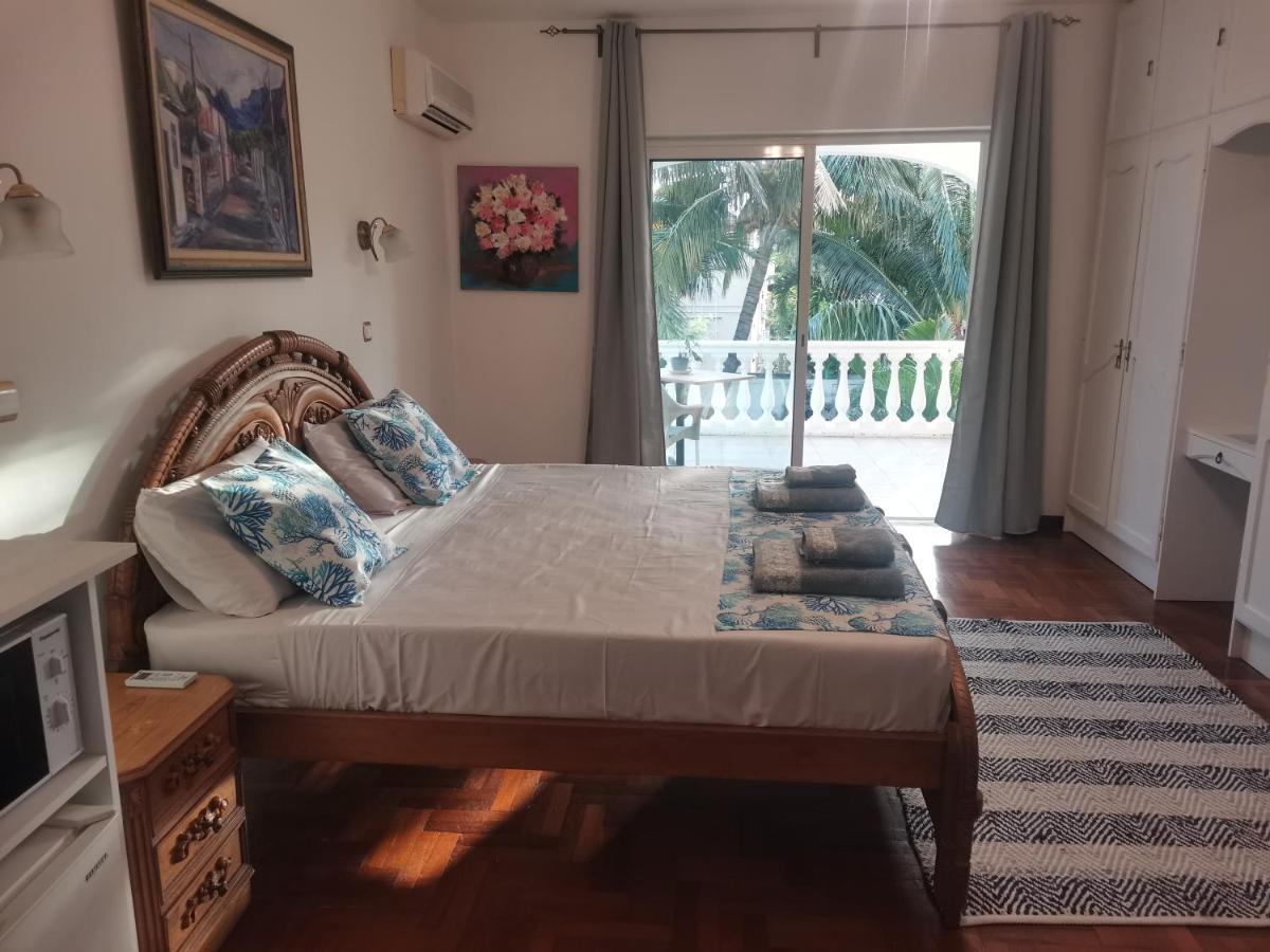 Artists House Homestay *